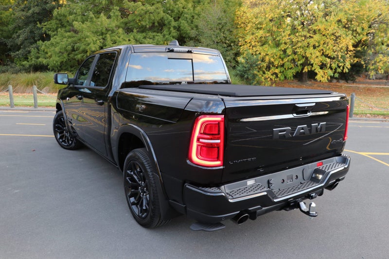 2025 Ram 1500 DT LIMITED I6 RB NIGHT EDITION image 5