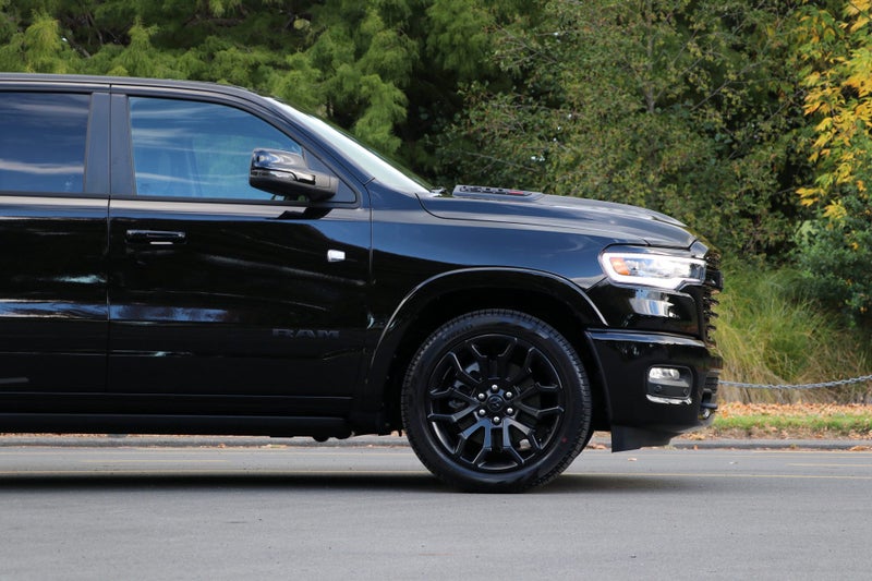 2025 Ram 1500 DT LIMITED I6 RB NIGHT EDITION image 4