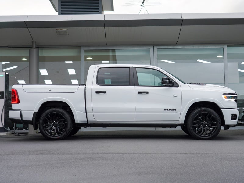 2025 Ram 1500 DT Limted RB Night Edition 3.0P 4... image 3