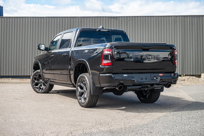 2025 Ram 1500 Limited I6 Rb Night image 3
