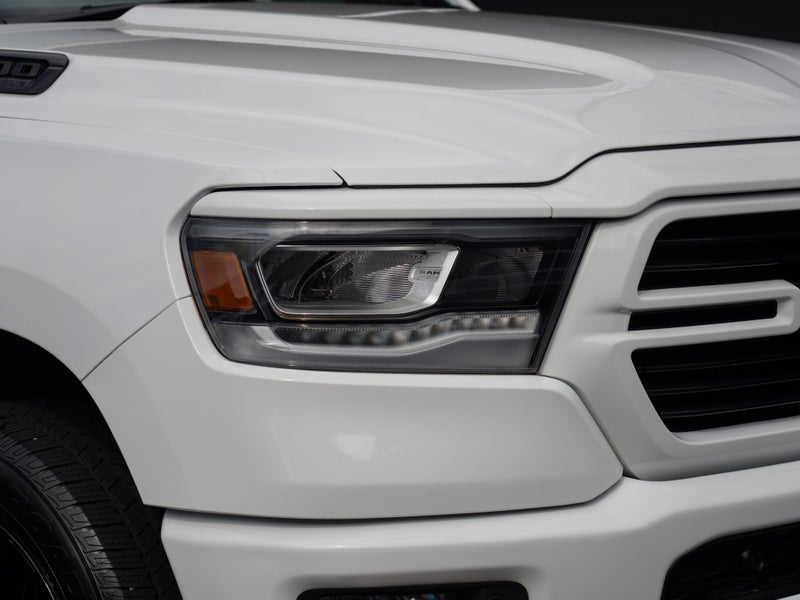 2025 Ram 1500 V8 HEMI Laramie Sport image 3