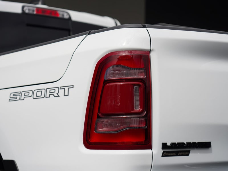 2025 Ram 1500 V8 HEMI Laramie Sport image 5