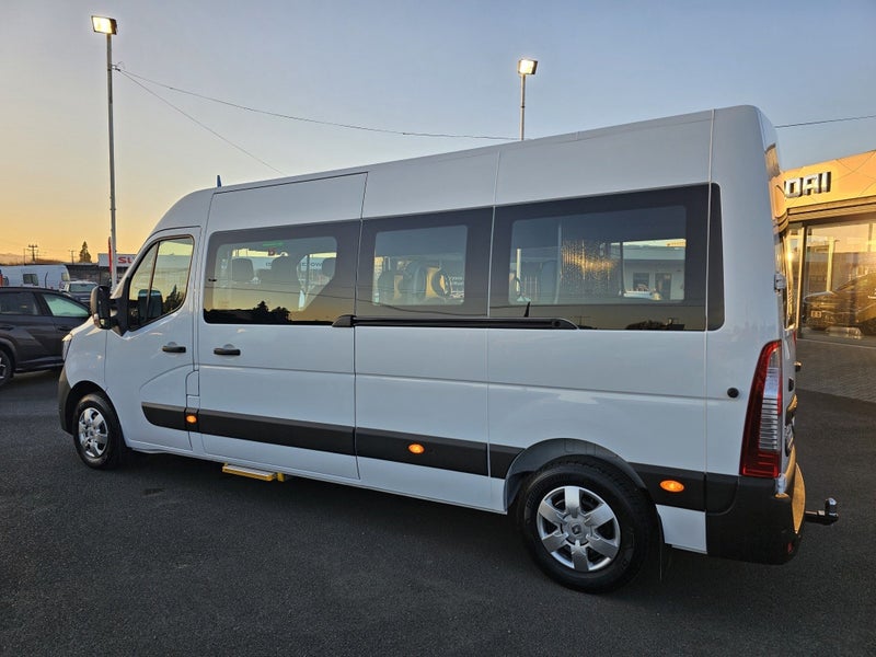 2025 Renault Master 12 Seat Minibus 2.3Dt image 4