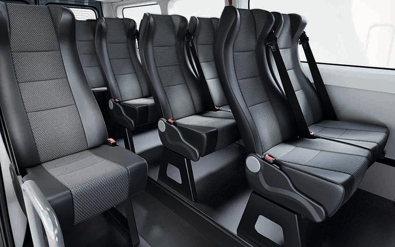 2025 Renault Master 2.3 T/D 12 SEAT MINIBUS image 4