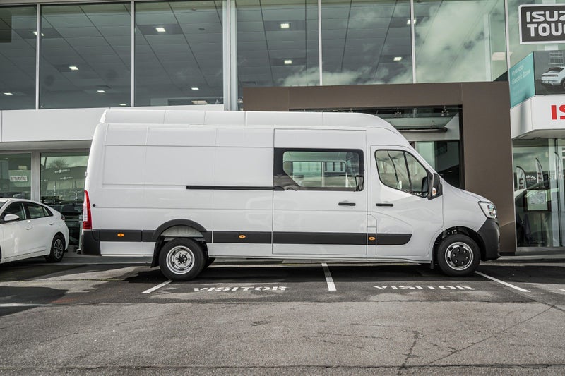 2025 Renault Master ELWB L4H3 image 2