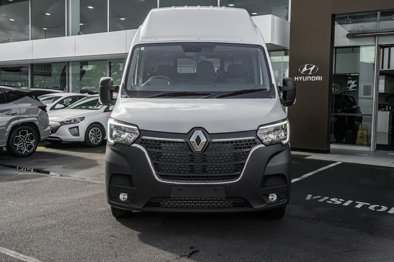 2025 Renault Master ELWB L4H3 image 4