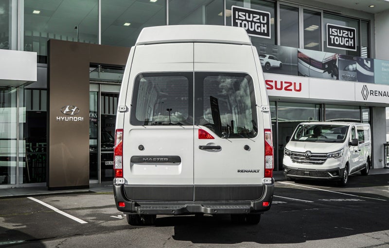 2025 Renault Master ELWB L4H3 image 5