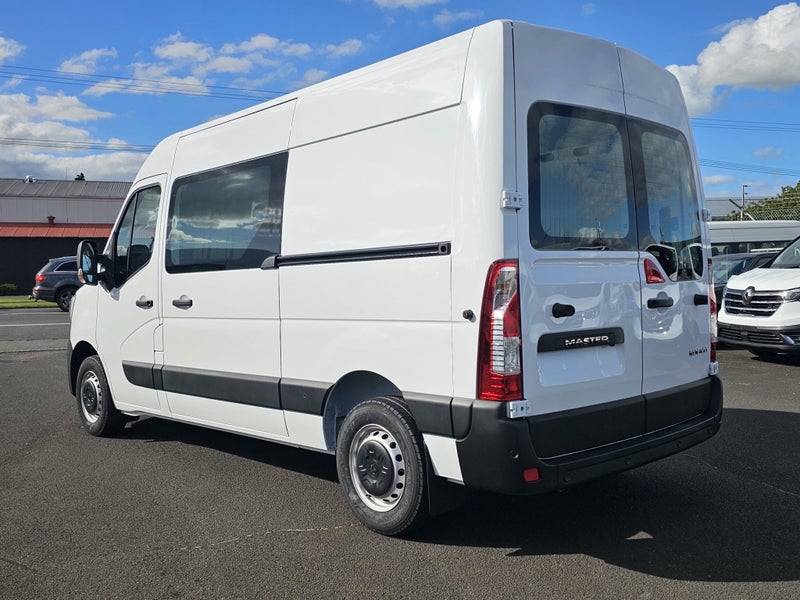 2025 Renault Master MWB L2H2 image 5