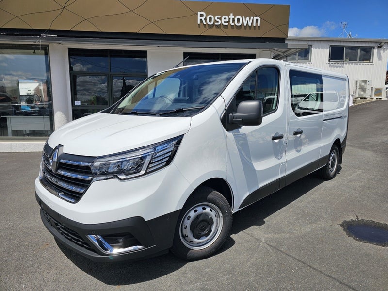 2025 Renault Trafic L2H1 LWB Auto image 1