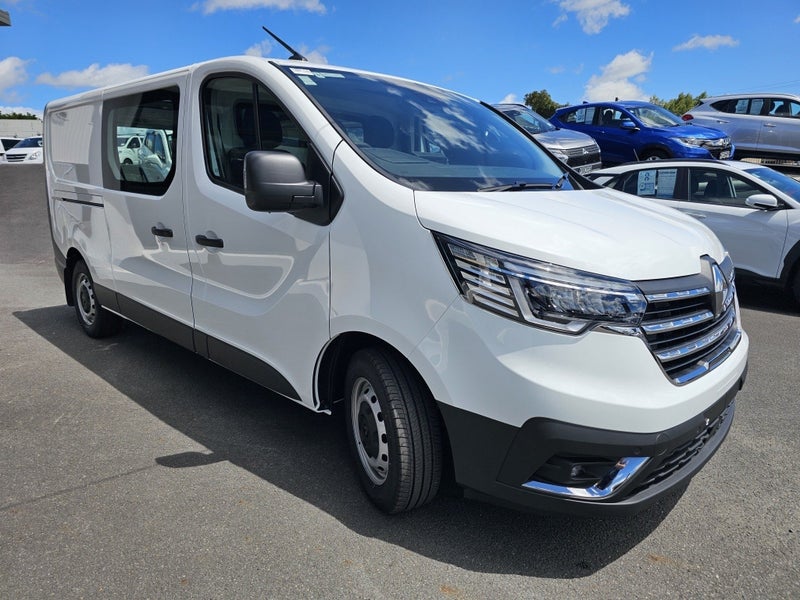2025 Renault Trafic L2H1 LWB Auto image 2