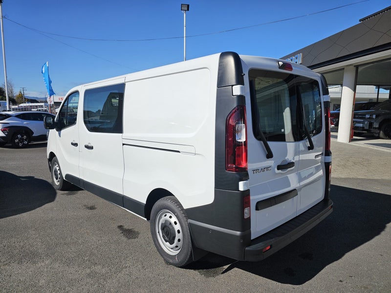 2025 Renault Trafic L2H1 LWB Auto Barn Door image 3
