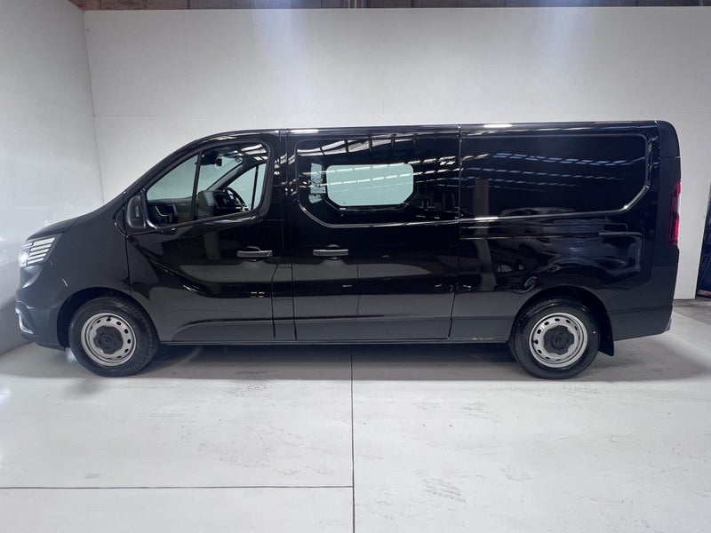 2025 Renault Trafic LWB 2.0 T/D AUTO - IN STOCK... image 4