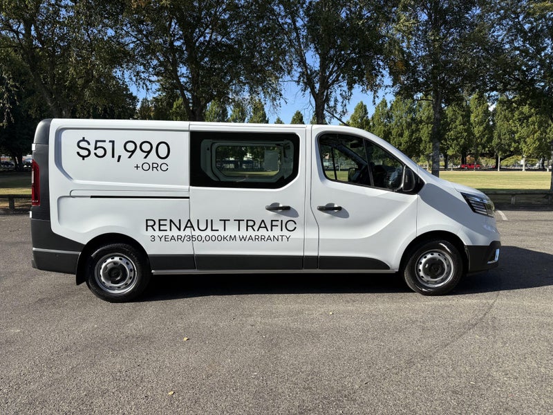 2025 Renault Trafic LWB Auto image 3
