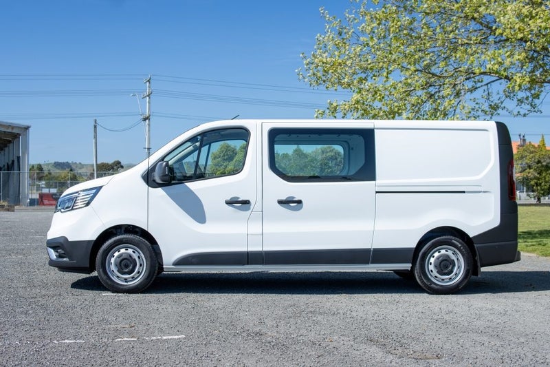2025 Renault Trafic PH2 LWB LU 2.0TD Auto 6Spd image 3