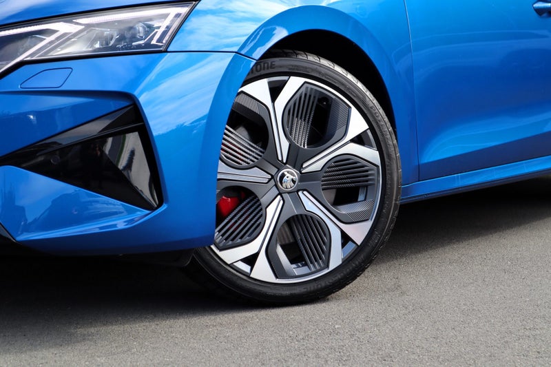 2025 Skoda Octavia RS+ Wagon 195kW 2.0L Turbo P... image 2