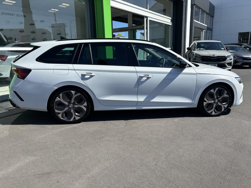 2025 Skoda Octavia RS WAGON 195kW 2.0P image 3