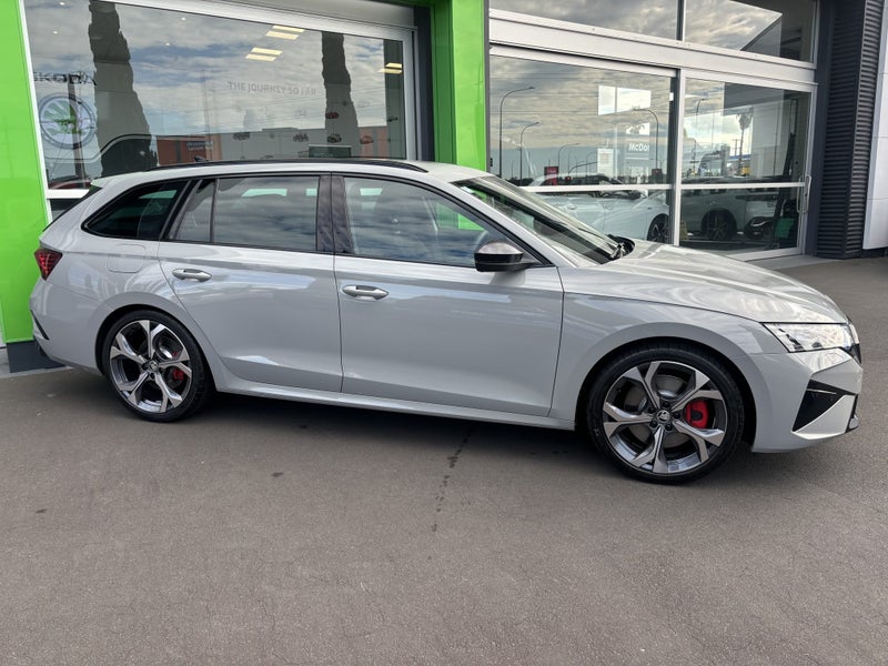 2025 Skoda Octavia RS Wagon 195Kw 2.0PT image 2