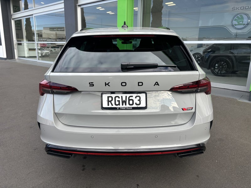 2025 Skoda Octavia RS Wagon 195Kw 2.0PT image 4