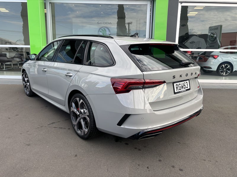 2025 Skoda Octavia RS Wagon 195Kw 2.0PT image 5