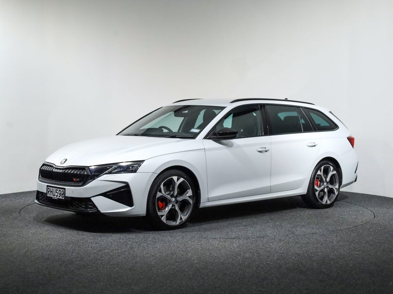 2025 Skoda Octavia RS + Wagon 195Kw image 4