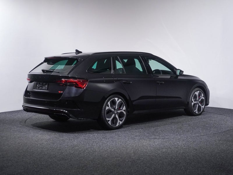 2025 Skoda Octavia RS Wagon 195kW image 5