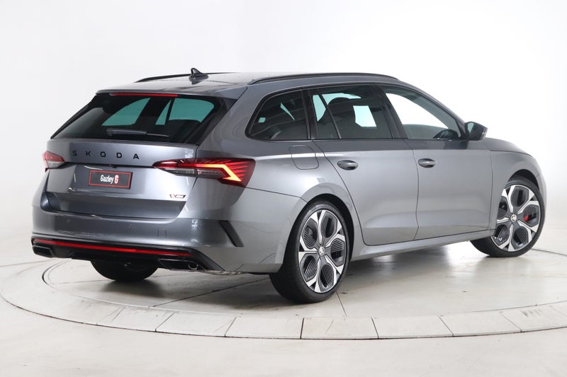 2025 Skoda Octavia Wagon RS TSI 195kW image 2