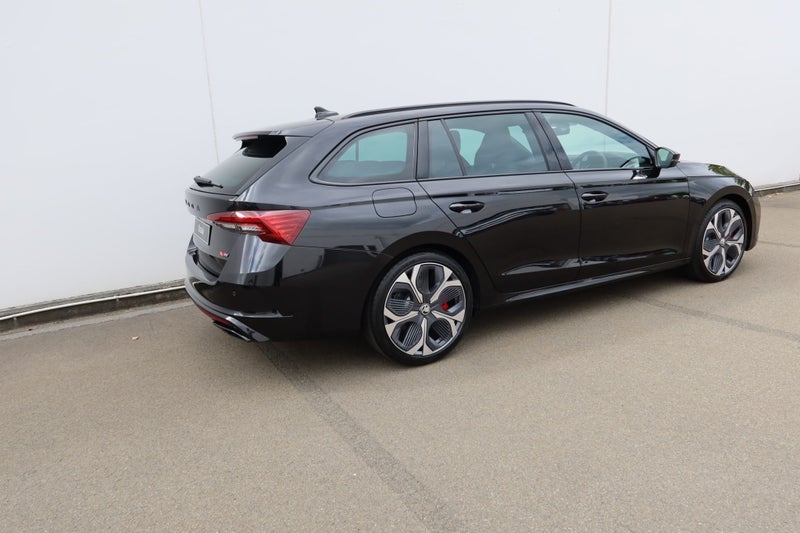 2025 Skoda Octavia Wagon RS TSI 195kw image 3