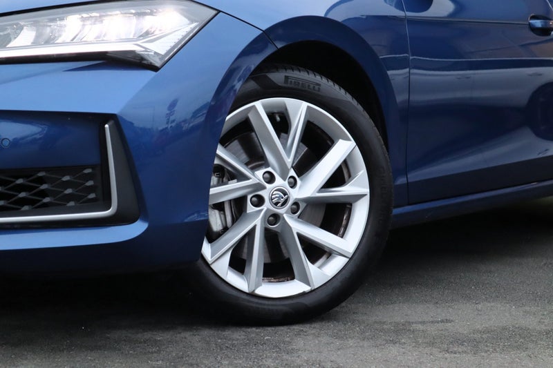 2025 Skoda Superb Selection Wagon 195kW 2.0L Tu... image 3