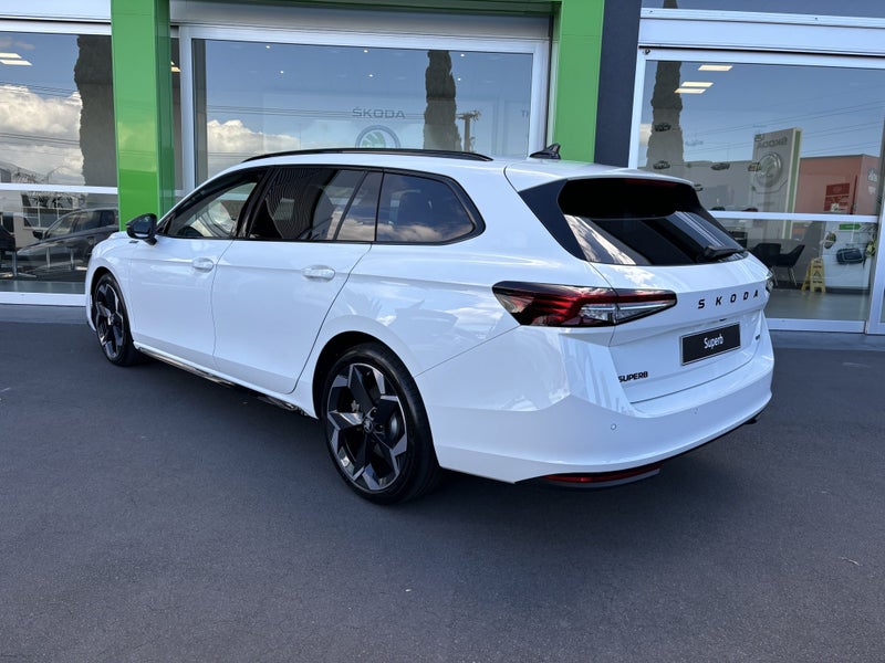 2025 Skoda Superb Sportline 195KW 2.0P image 4