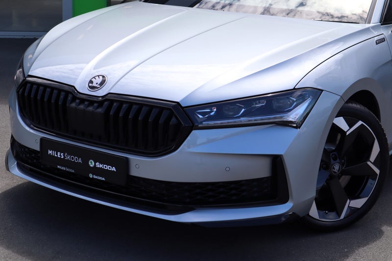 2025 Skoda Superb Sportline 2.0L 195kW 4WD Turb... image 3