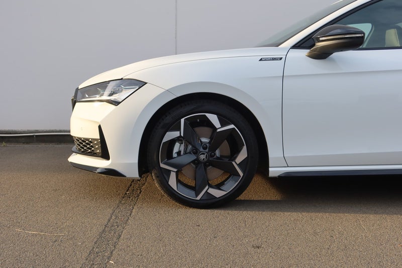 2025 Skoda Superb Sportline TSI 195kW 4x4 image 4