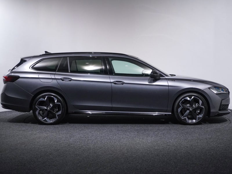 2025 Skoda Superb Sportline Wagon 4x4 195kW image 5