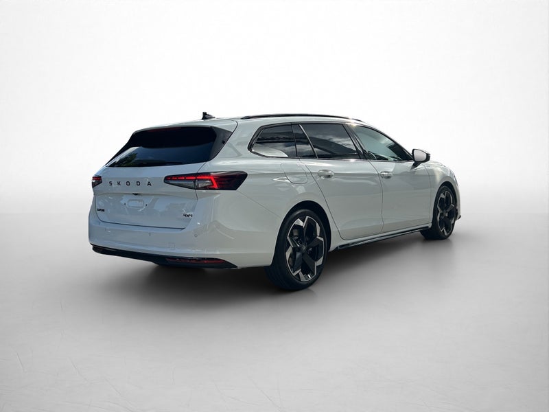 2025 Skoda Superb Wagon Sportline TSI 195 image 4