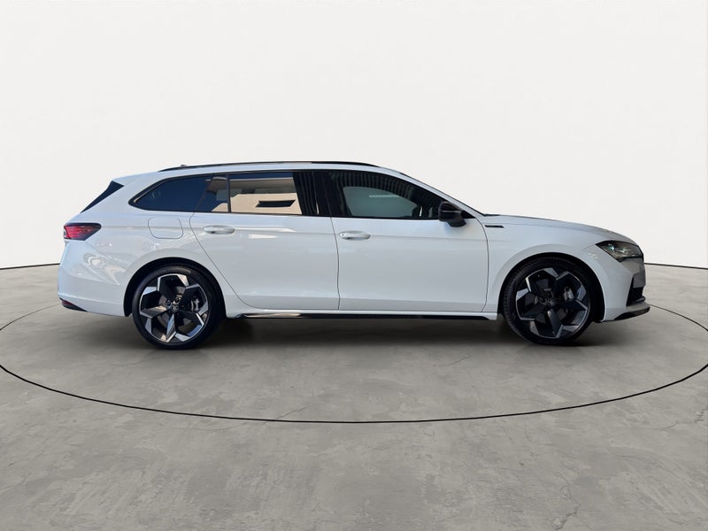 2025 Skoda Superb Wagon Sportline TSI 195 image 3