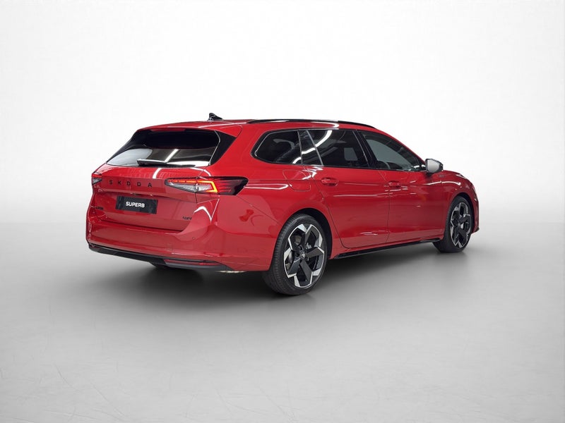 2025 Skoda Superb Wagon Sportline TSI 195 image 4