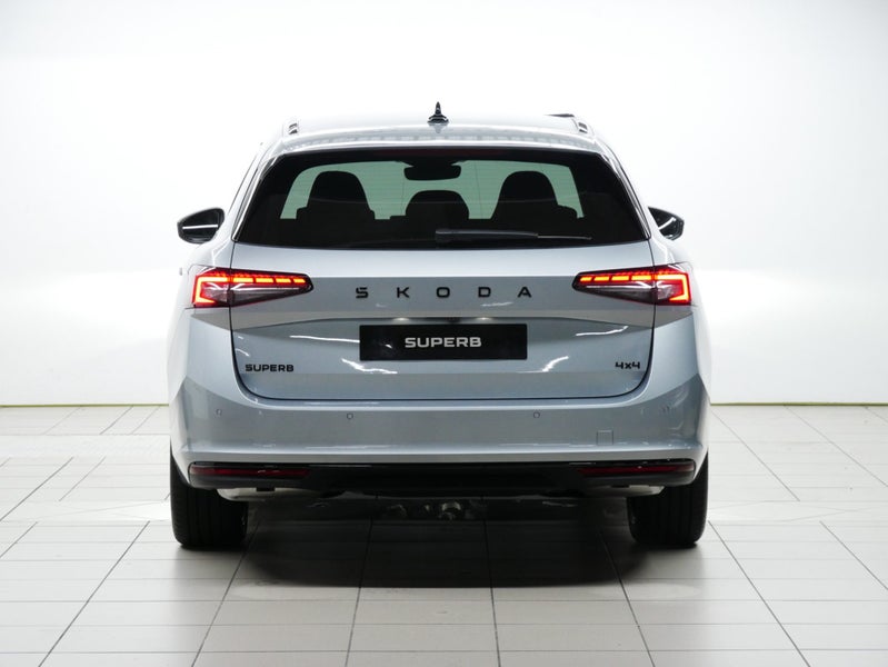 2025 Skoda Superb Wagon Sportline TSI 195 image 4