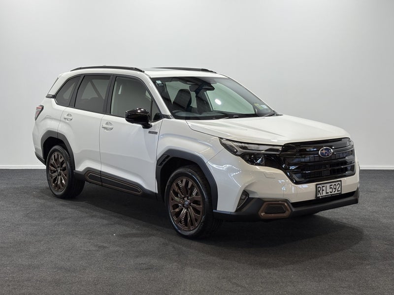 2025 Subaru Forester 2.5 AWD Hybrid Sport image 1