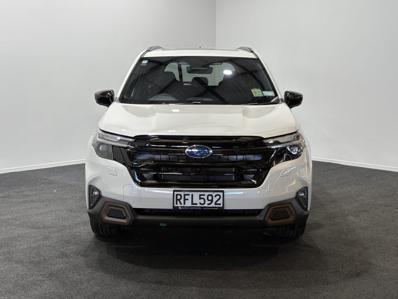 2025 Subaru Forester 2.5 AWD Hybrid Sport image 2