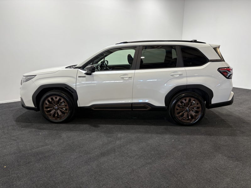 2025 Subaru Forester 2.5 AWD Hybrid Sport image 4