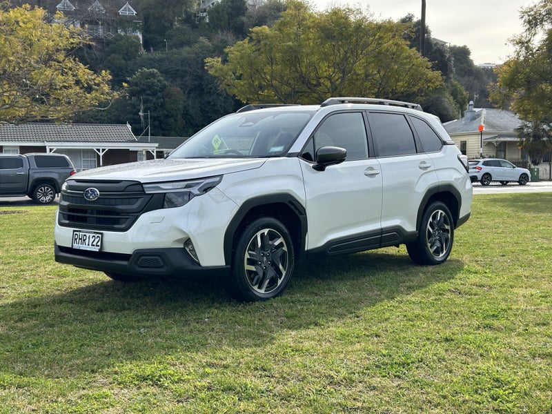 2025 Subaru Forester 2.5 AWD Petrol image 3