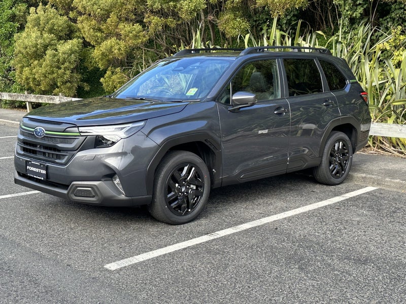 2025 Subaru Forester 2.5 AWD Sport image 4