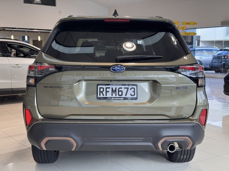 2025 Subaru Forester 2.5 Hybrid AWD Sport Wagon... image 4