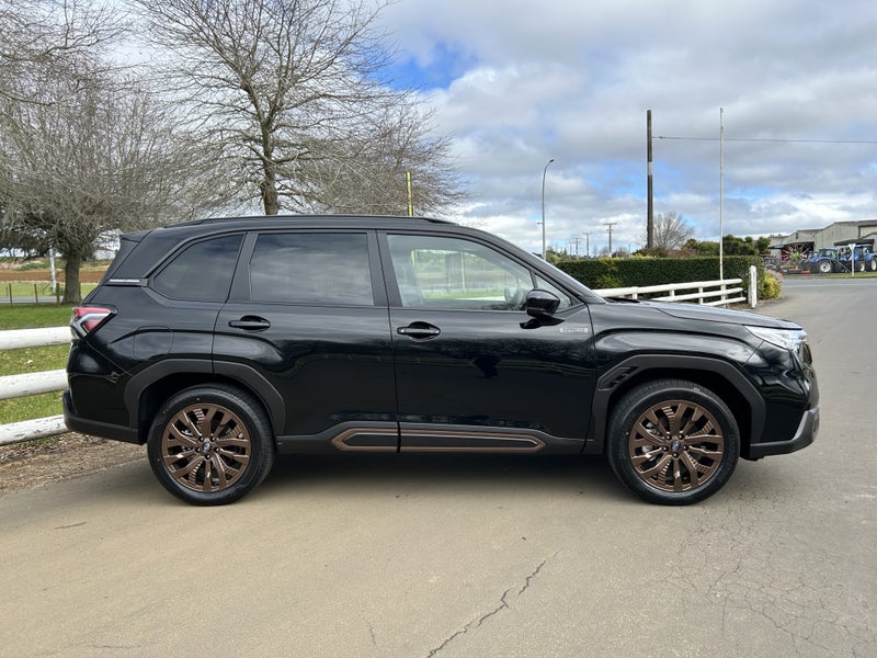 2025 Subaru Forester 2.5 Hybrid Sport CVT image 3