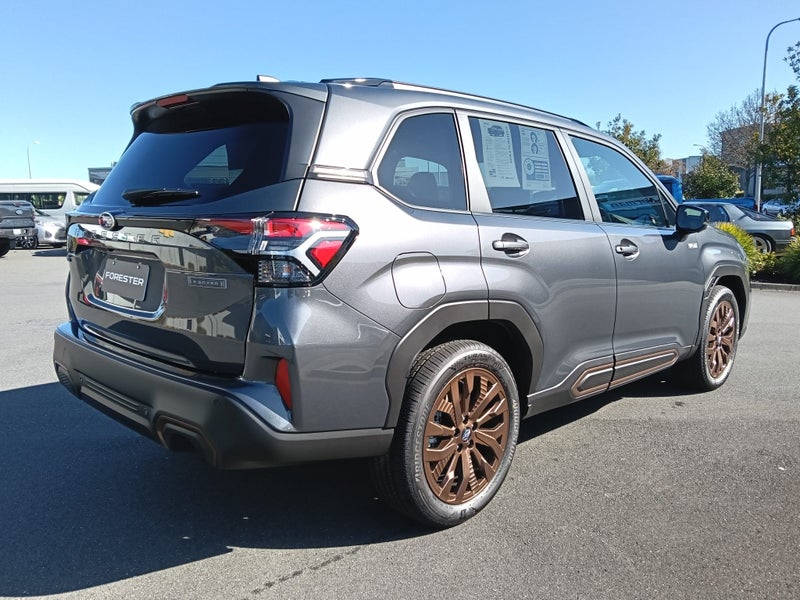 2025 Subaru Forester 2.5 Hybrid Sport CVT image 5