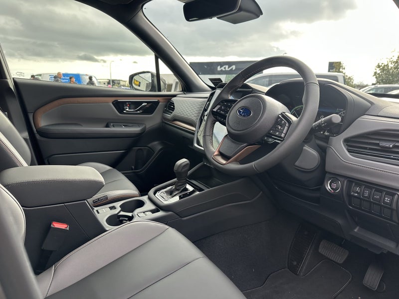2025 Subaru Forester 2.5 Hybrid Sport CVT image 3