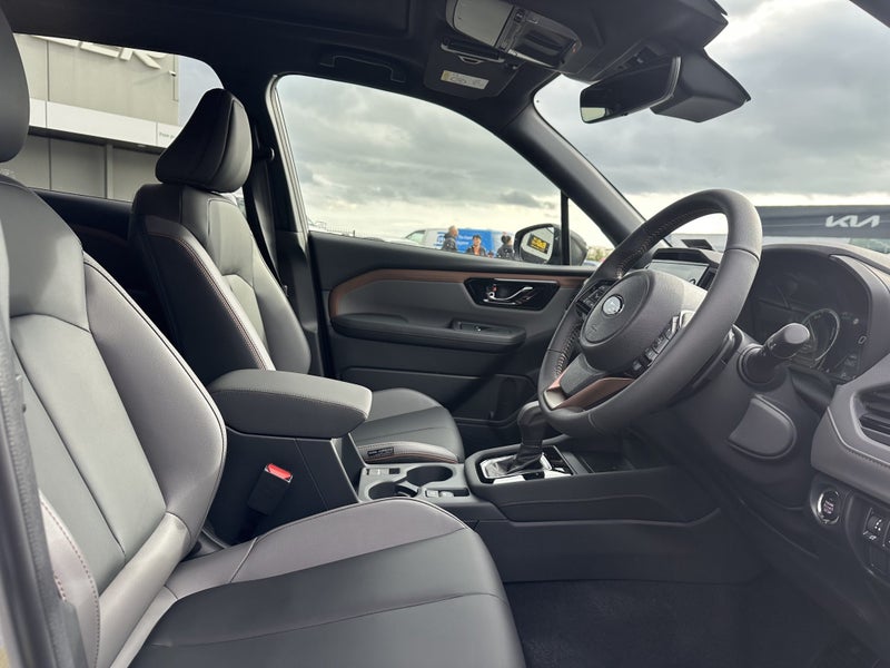2025 Subaru Forester 2.5 Hybrid Sport CVT image 4