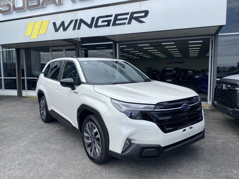 2025 Subaru Forester 2.5 Hybrid Touring Hybrid... image 1