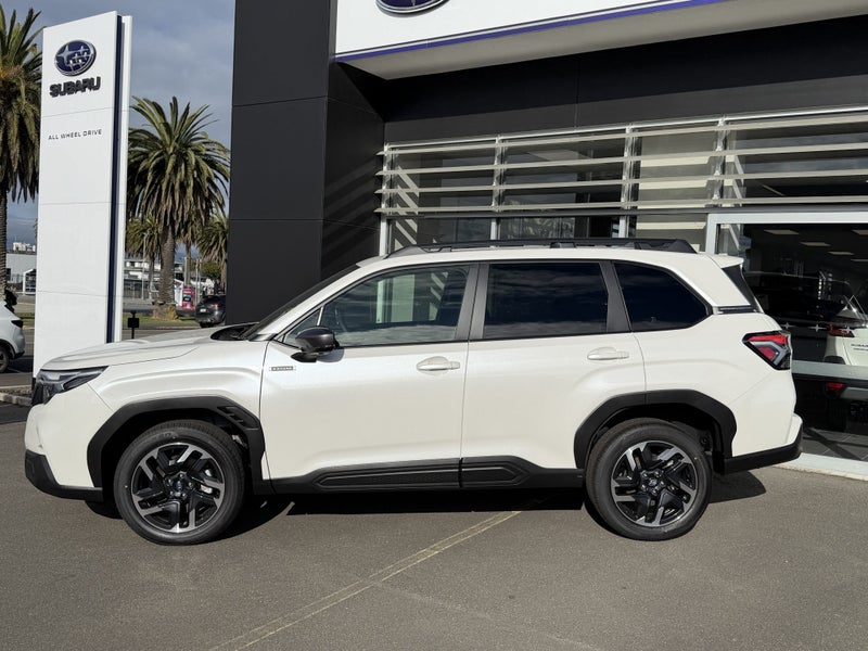 2025 Subaru Forester AWD Hybrid image 4