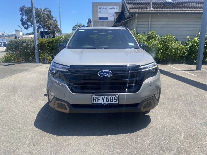 2025 Subaru Forester AWD Hybrid Sport image 3