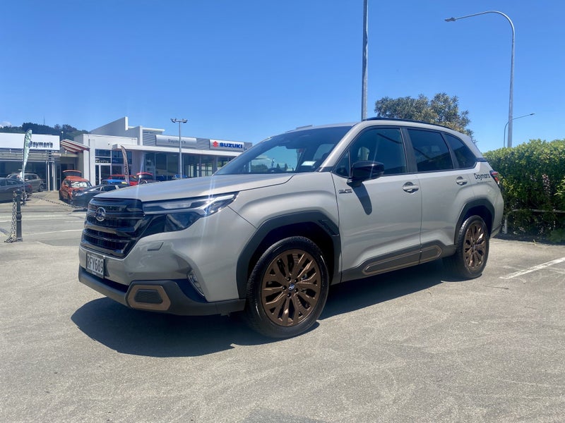 2025 Subaru Forester AWD Hybrid Sport image 4